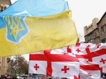 Повідомили, коли українці зможуть їздити до Грузії за ID-картками