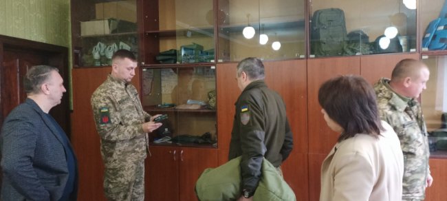 Нагородили добровольця, який нині вчителює на Волині