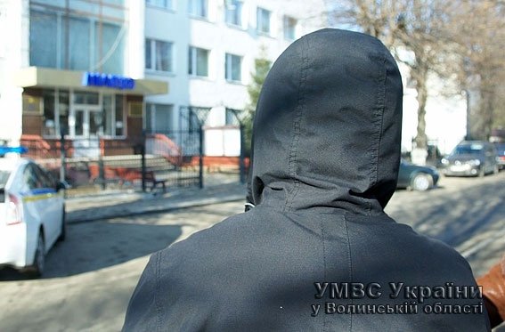 Лучанин «заробляв» на продажі пального. ФОТО. ВІДЕО