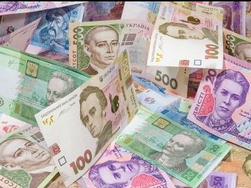 Спритна продавчиня на Волині «заробила» 430 тисяч і кримінал