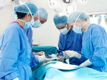 Ковельські лікарі вперше видалили камені з нирок без жодного розрізу