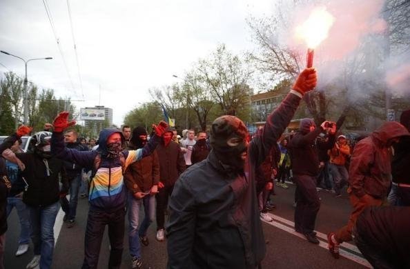 «Кривавий» марш в Донецьку. ФОТО