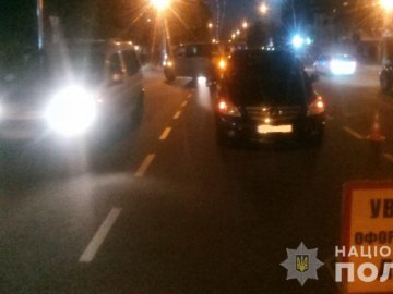 У Луцьку студентка за кермом Mercedes збила двох дітей