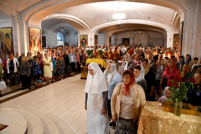 У Луцьку прихильники УПЦ (МП) відзначили велике свято. ФОТО