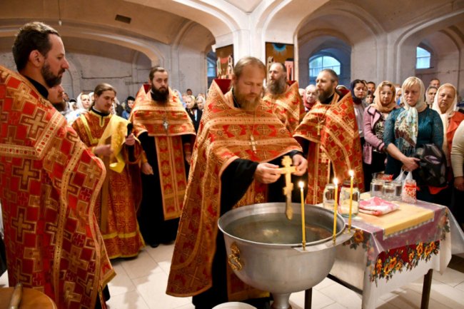 У Луцьку прихильники УПЦ (МП) відзначили велике свято. ФОТО