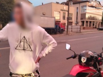У Луцьку затримали неповнолітнього мотоцикліста без посвідчення