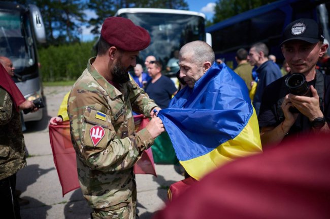 Україна з російського полону повернула ще 160 військових
