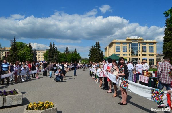 У Луцьку відбувся фестиваль вишитих рушників