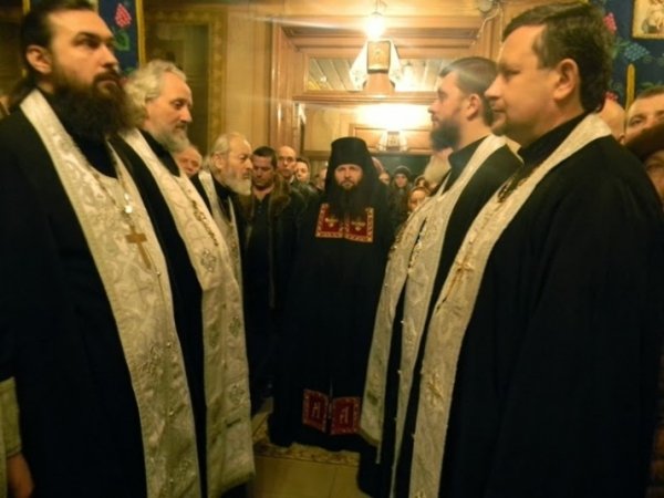 У храмах розпочалися різдвяні богослужіння. ФОТО