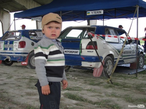 Під Луцьком змагалися автогонщики. ФОТО 