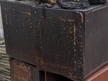 На Волині згорів будинок: мати з дитиною залишилися без житла