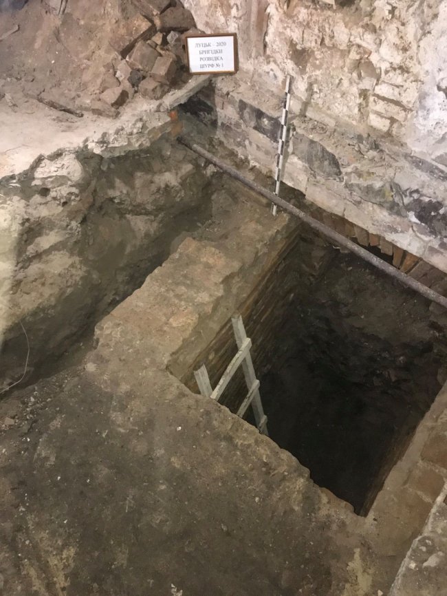 Підземний луцький світ: під монастирем виявили знахідку. ФОТО