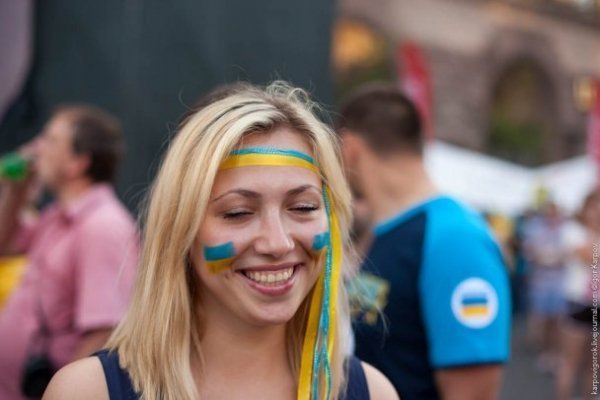 Як вболівають українські фанатки. ФОТО