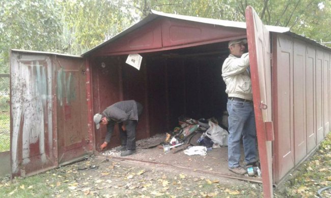 Луцькі муніципали зносили незаконні гаражі