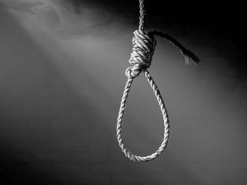 Залишила три передсмертні записки: біля Рівного повісилася багатодітна матір