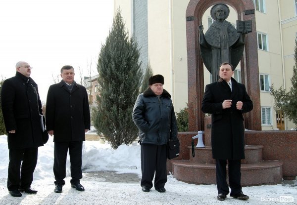 Під стінами луцької мерії – мітинг через медичну реформу. ФОТО. ВІДЕО