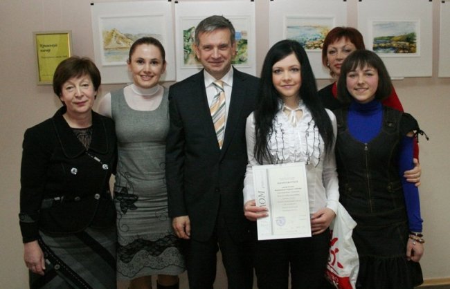 Проведення олімпіади з російської мови на Волині у 2011 році. Ольга Саган – друга зліва. 