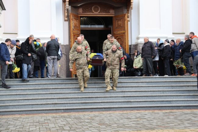 Луцьк попрощався з Героєм Вадимом Смірновим