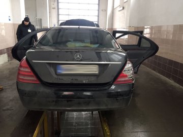 Через контрабанду поляк «залишив» у «Ягодині» авто