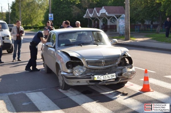 Аварія на Гнідавській: зіткнулися три автівки. ФОТО
