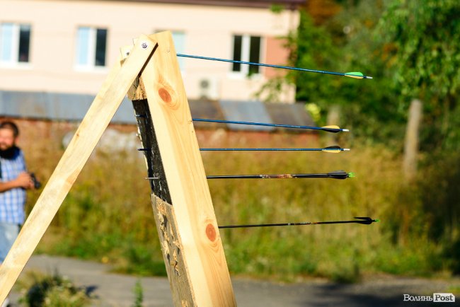 Єдина у Луцьку секція стрільби з лука провела перше відкрите тренування. ФОТО