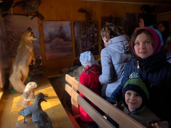 «Побратими України» організували поїздку до ботанічного заказника для діток з притулку