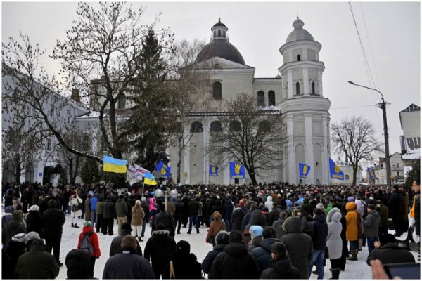 «Євронеділя» в Луцьку: віче, хода та панахида. ФОТО