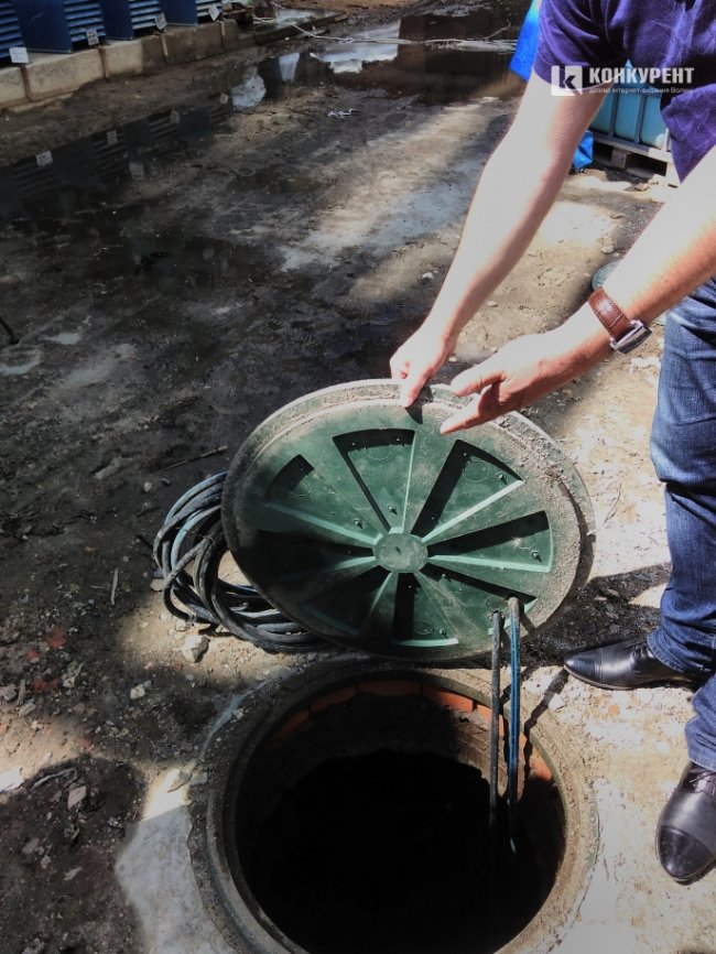 Журналістам влаштували екскурсію на джерело смороду в Луцьку