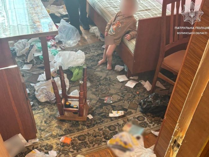 У Луцьку мати полишила дітей в неналежних умовах: люди викликали поліцію