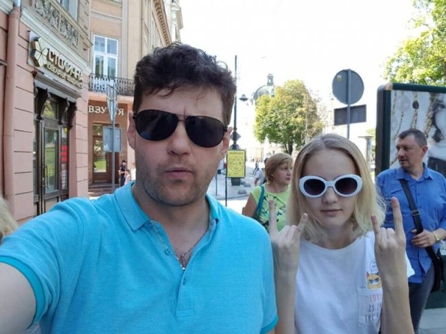 Красуні-доньки із відомими татами з Волині: святкова добірка. ФОТО