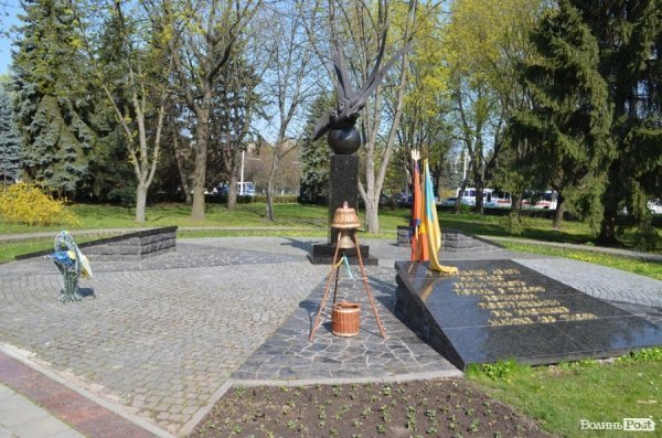 У Луцьку вшанували пам’ять загиблих ліквідаторів Чорнобильської аварії. ФОТО