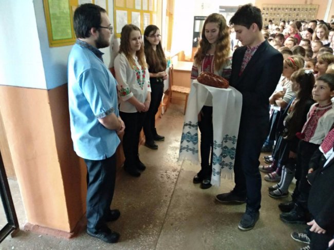 Американець приїхав на Волинь, щоб навчати дітей англійської