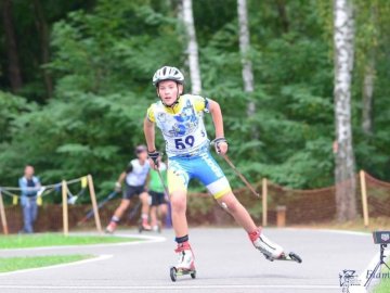 Брат і сестра з Луцька привезли медалі з чемпіонату України з літнього біатлону. ФОТО