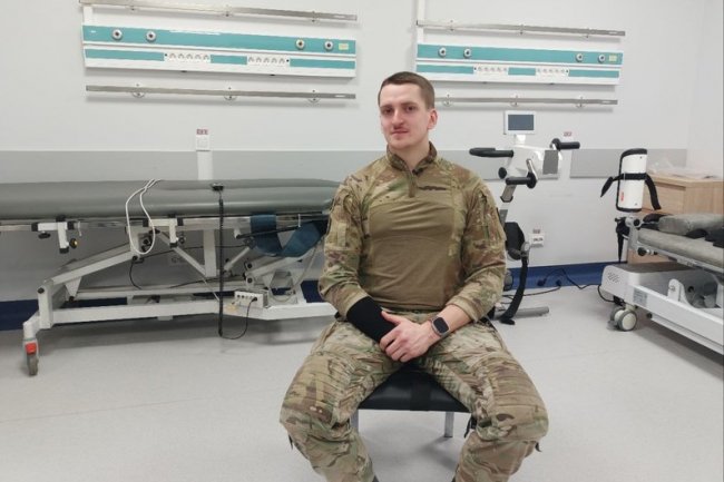 «Я мріяв обручку носити»: боєць із Волині розповів про поранення та ампутацію руки
