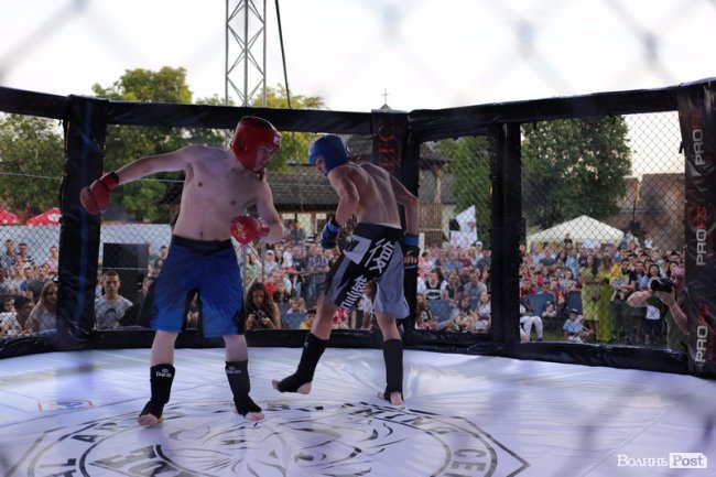 Турнір зі змішаних єдиноборств у Луцькому замку: як це було
