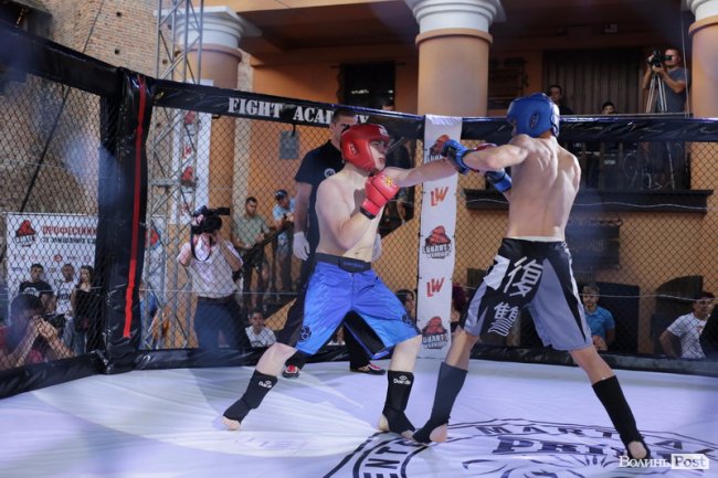 Турнір зі змішаних єдиноборств у Луцькому замку: як це було