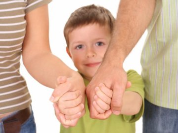 Дитині – родину: у Луцьку популяризували всиновлення. ВІДЕО