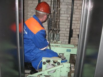 У луцькій багатоповерхівці відремонтують ліфти