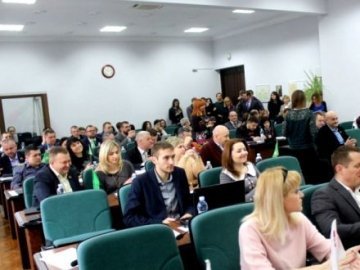 Лучани скаржаться на дискомфорт у міськраді