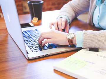 У всіх волинських школах планують запровадити е-журнали