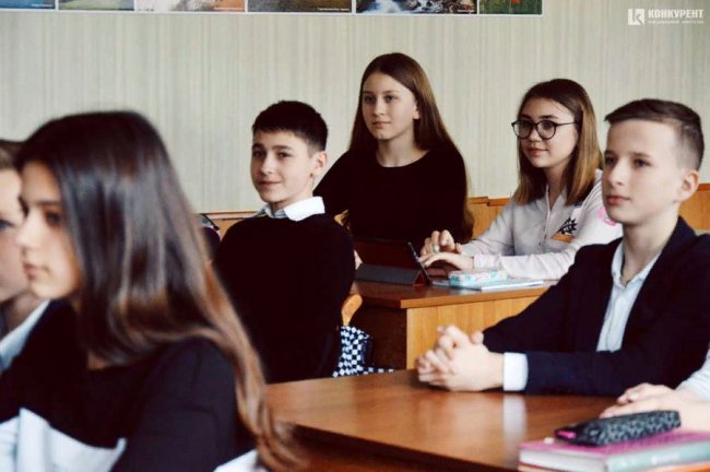 Як навчаються у луцьких школах з мультибордами. ФОТО