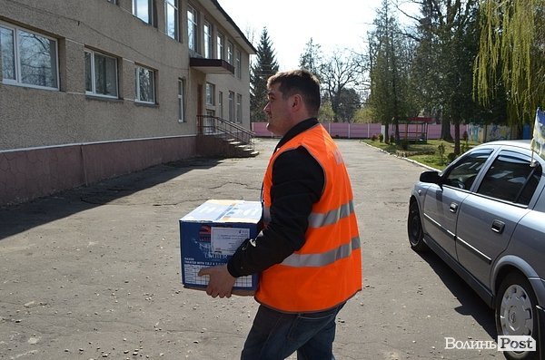 Луцькі автомайданівці зайнялися благодійністю. ФОТО