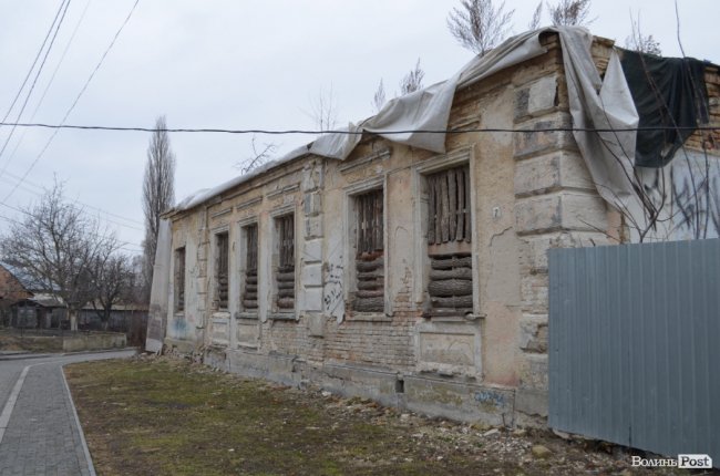 Нетуристичний Луцьк, або Що ховають під стінами замку Любарта. ФОТО