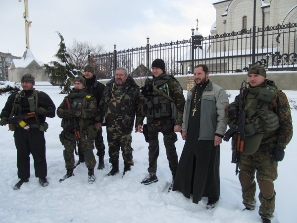Волинські священики відвезли бійцям допомогу на 20 тисяч. ФОТО