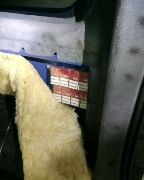 Волинянин позбувся автомобіля через приховані цигарки