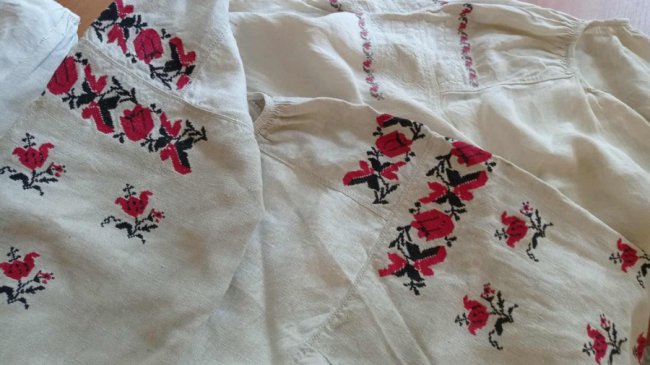 Волинському музею передали столітні жіночі сорочки