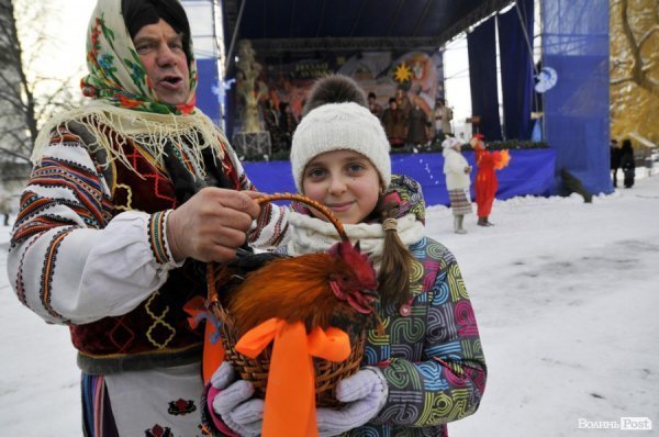 Різдвяне дійство в центрі Луцька: діти