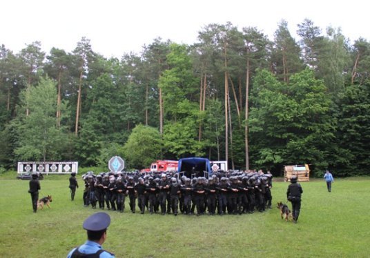 На Волині міліція тренувалася втихомирювати футбольних фанів. ФОТО
