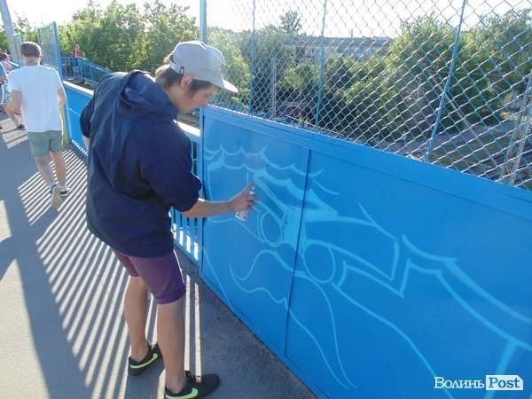 Луцький міст став синьо-жовтим. ФОТО