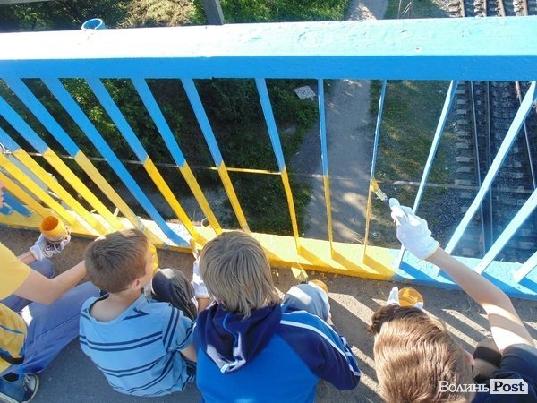 Луцький міст став синьо-жовтим. ФОТО